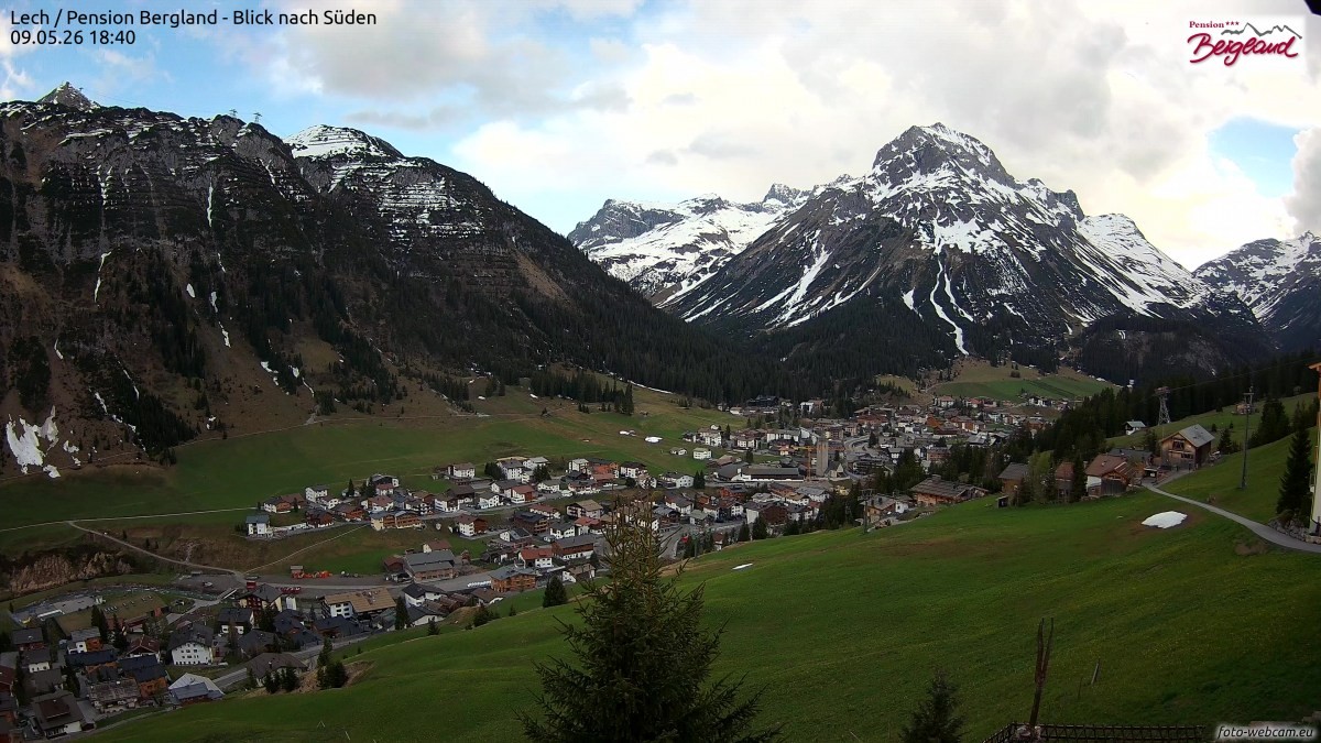 Archiv Foto Webcam Oberlech: Ausblick Pension Bergland