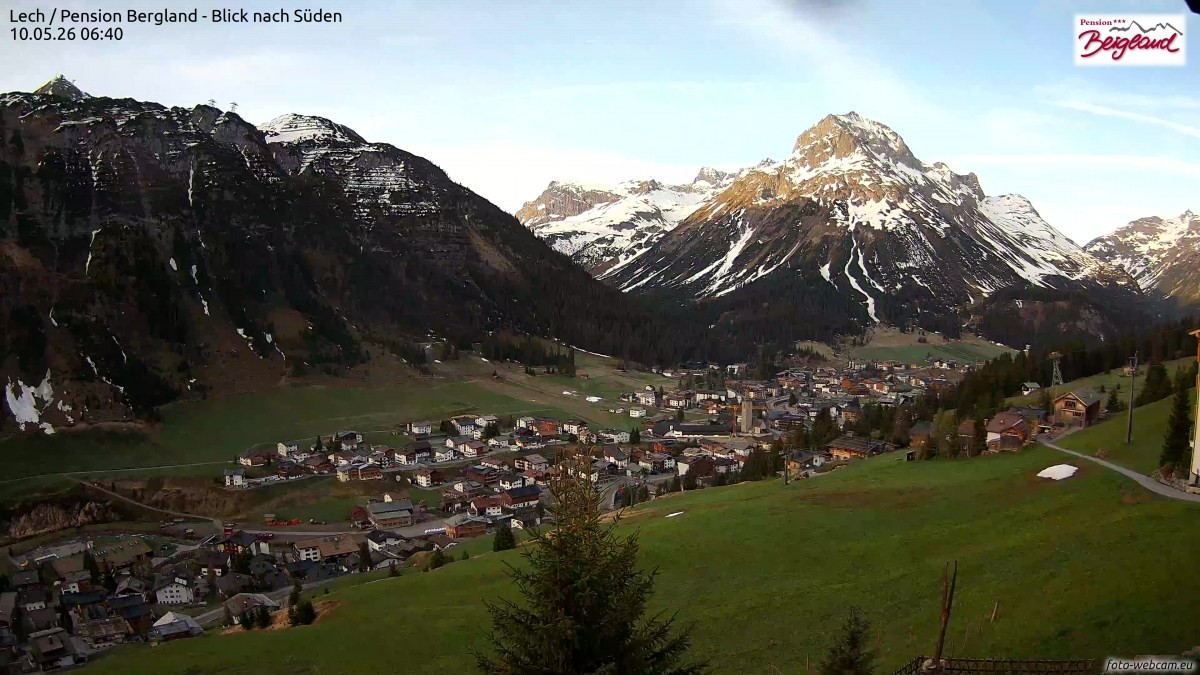 Archiv Foto Webcam Oberlech: Ausblick Pension Bergland
