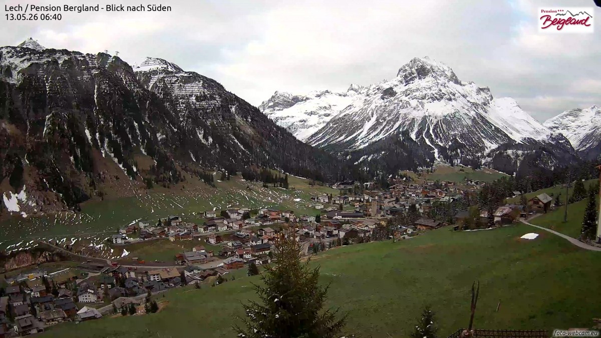 Archiv Foto Webcam Oberlech: Ausblick Pension Bergland