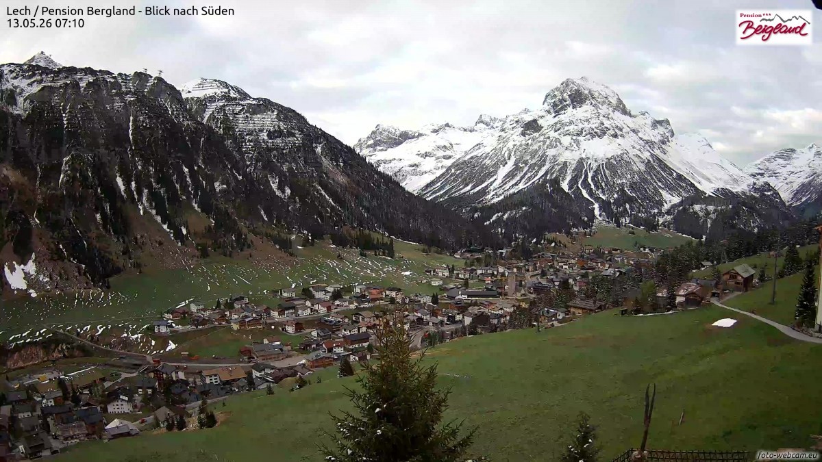 Archiv Foto Webcam Oberlech: Ausblick Pension Bergland