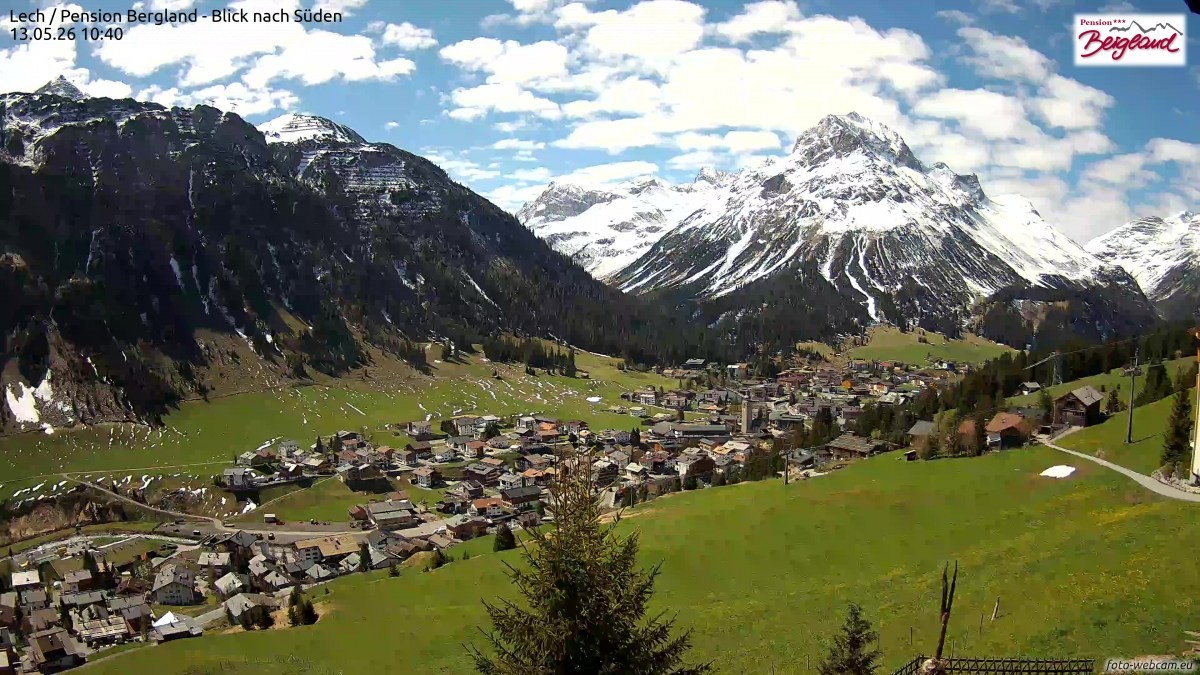 Archiv Foto Webcam Oberlech: Ausblick Pension Bergland
