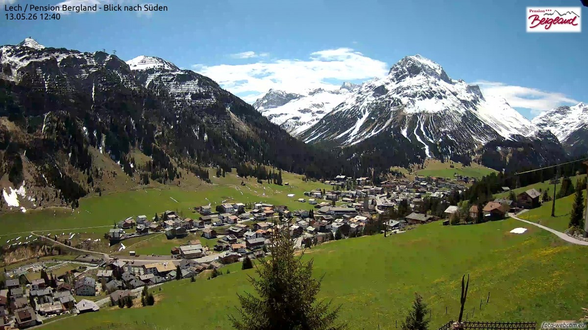 Archiv Foto Webcam Oberlech: Ausblick Pension Bergland