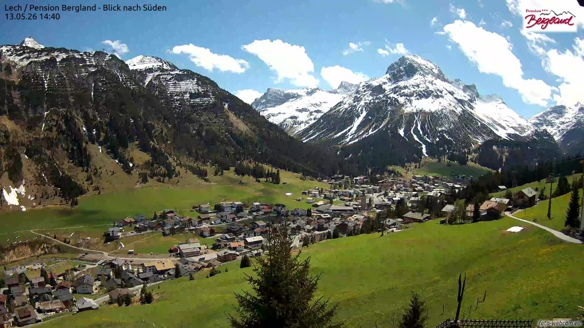 Archiv Foto Webcam Oberlech: Ausblick Pension Bergland