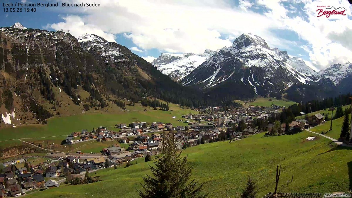 Archiv Foto Webcam Oberlech: Ausblick Pension Bergland