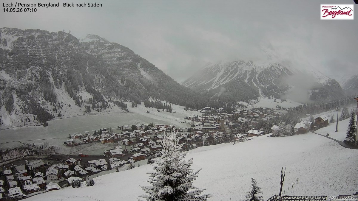 Archiv Foto Webcam Oberlech: Ausblick Pension Bergland