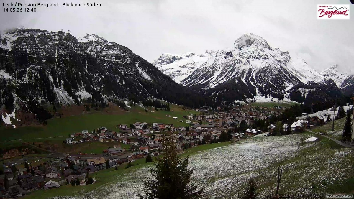 Archiv Foto Webcam Oberlech: Ausblick Pension Bergland