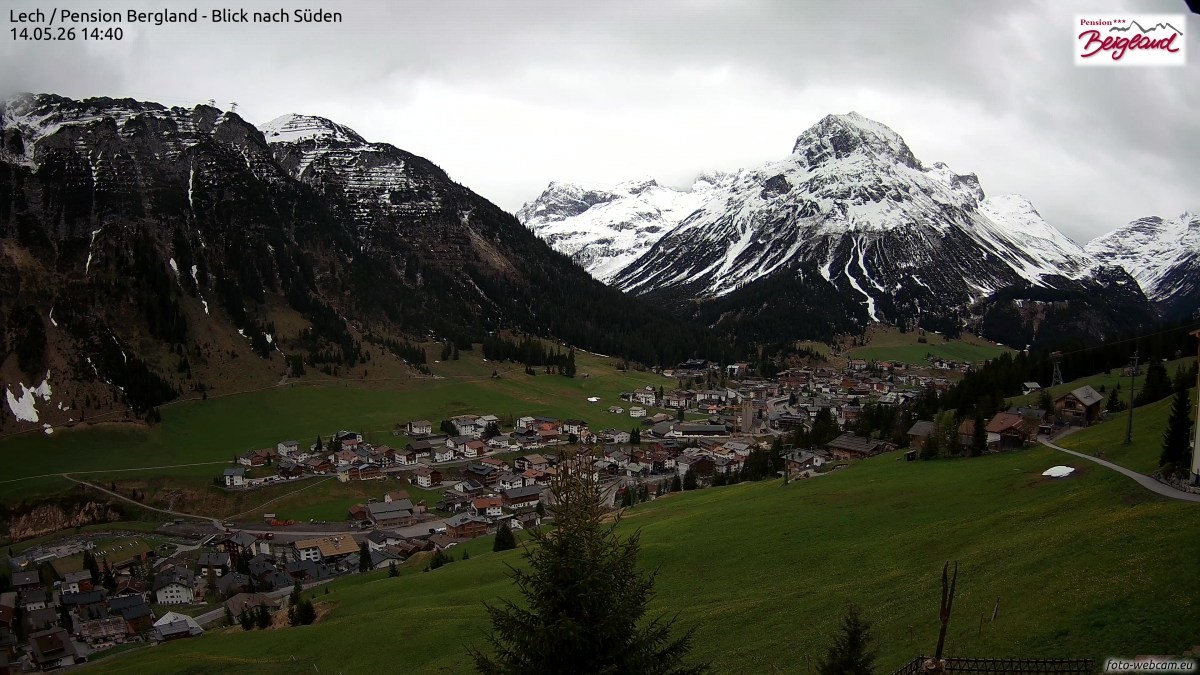 Archiv Foto Webcam Oberlech: Ausblick Pension Bergland