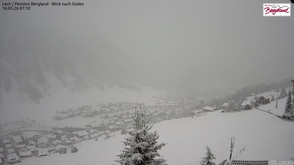 Archiv Foto Webcam Oberlech: Ausblick Pension Bergland