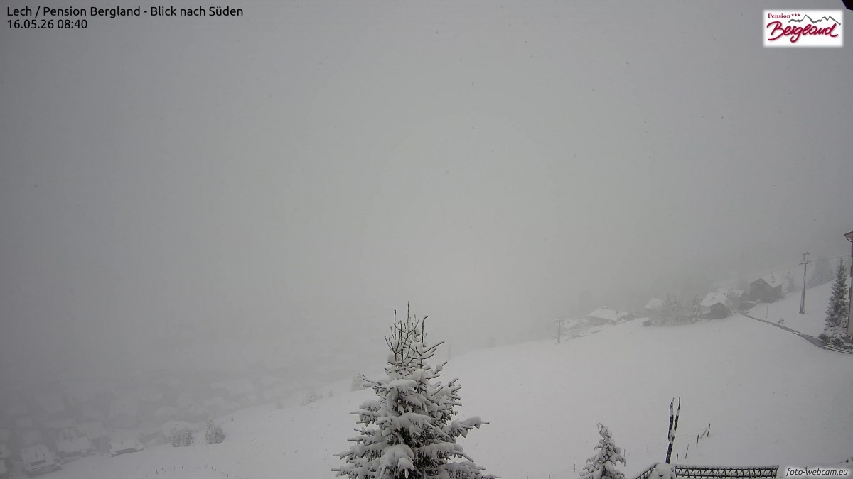 Archiv Foto Webcam Oberlech: Ausblick Pension Bergland