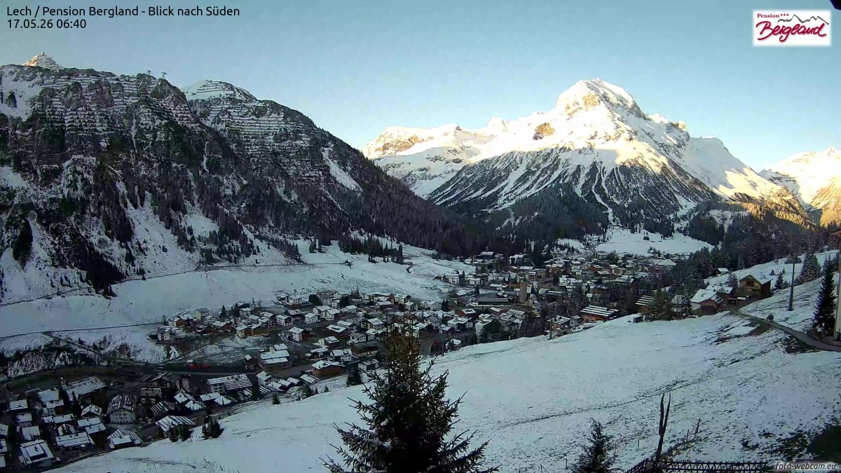 Archiv Foto Webcam Oberlech: Ausblick Pension Bergland