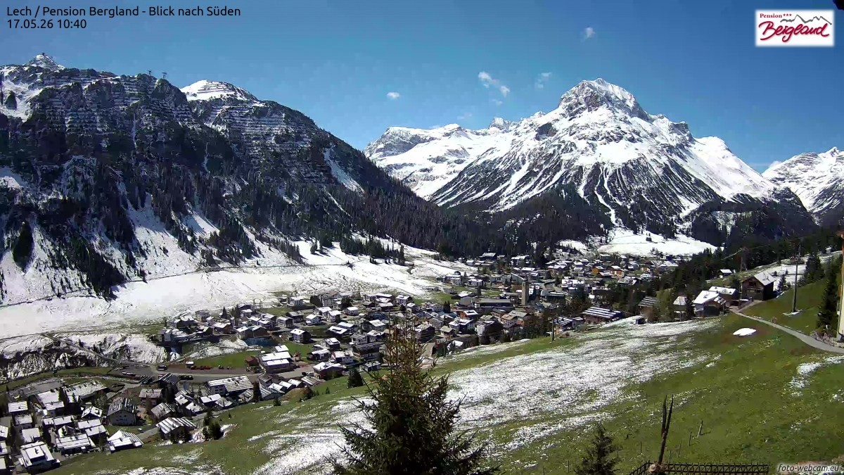 Archiv Foto Webcam Oberlech: Ausblick Pension Bergland