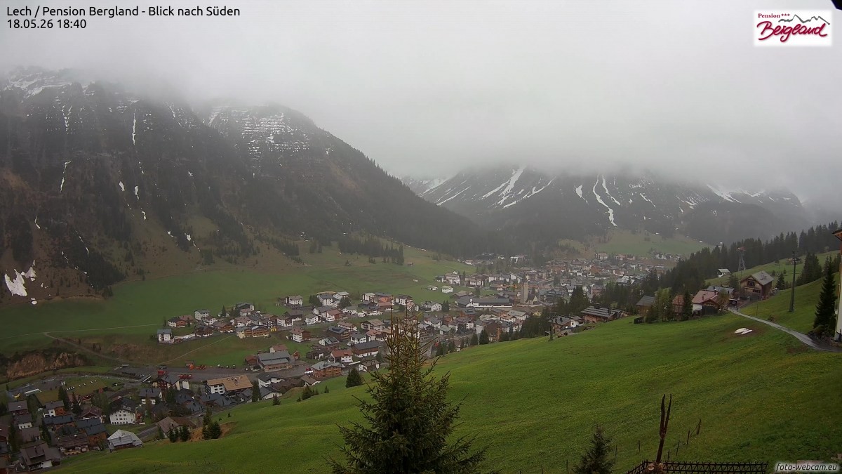 Archiv Foto Webcam Oberlech: Ausblick Pension Bergland
