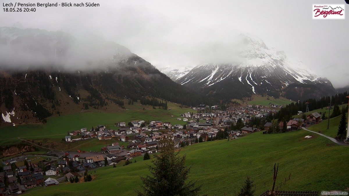 Archiv Foto Webcam Oberlech: Ausblick Pension Bergland