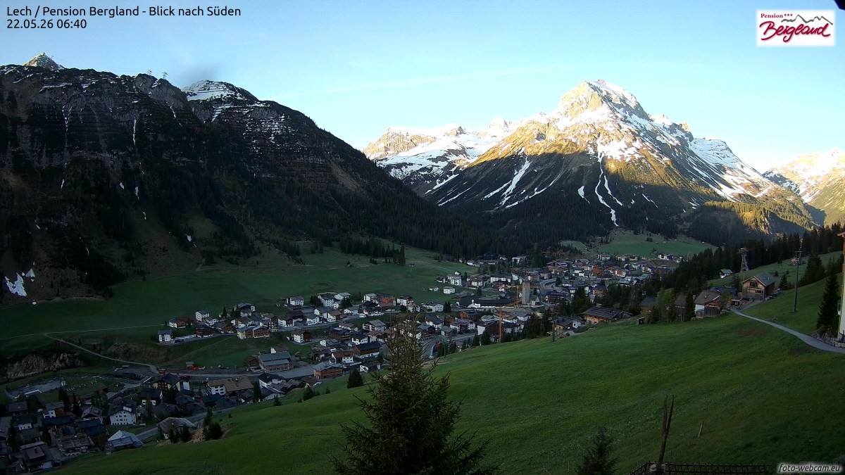 Archiv Foto Webcam Oberlech: Ausblick Pension Bergland