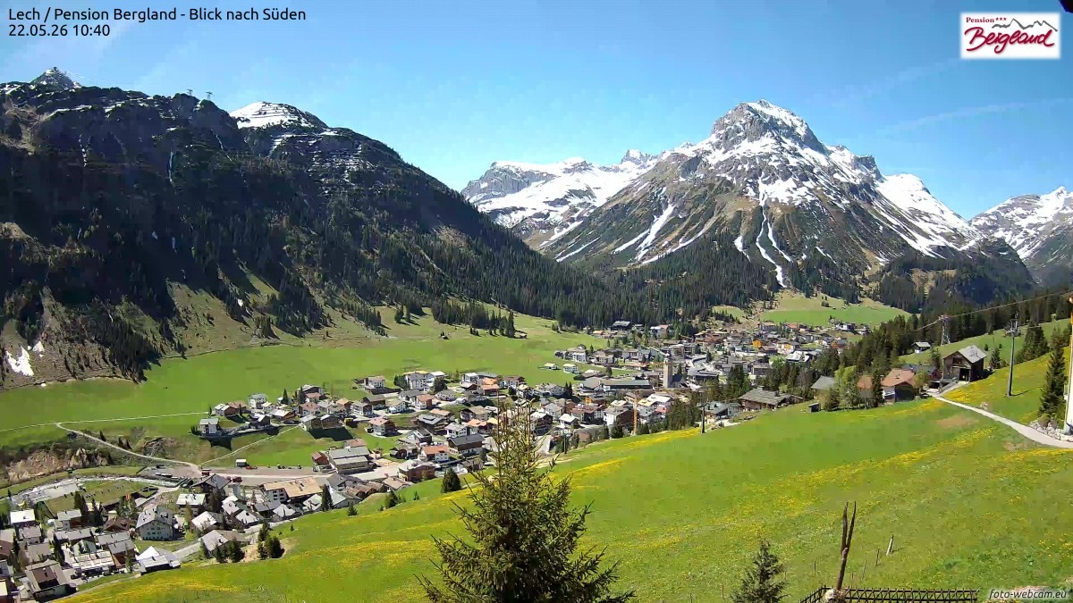 Archiv Foto Webcam Oberlech: Ausblick Pension Bergland