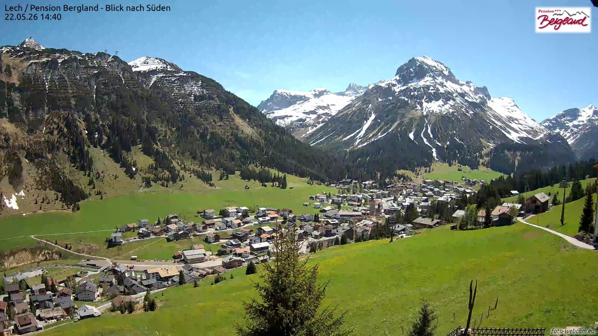 Archiv Foto Webcam Oberlech: Ausblick Pension Bergland