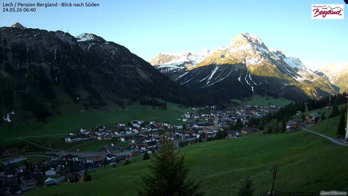 Archiv Foto Webcam Oberlech: Ausblick Pension Bergland
