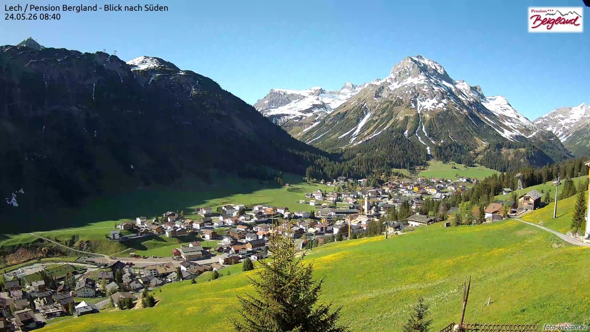 Archiv Foto Webcam Oberlech: Ausblick Pension Bergland