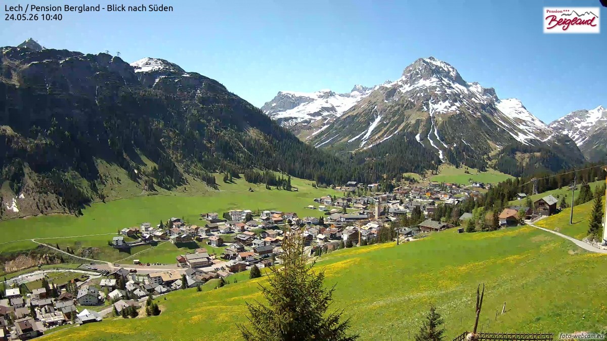 Archiv Foto Webcam Oberlech: Ausblick Pension Bergland