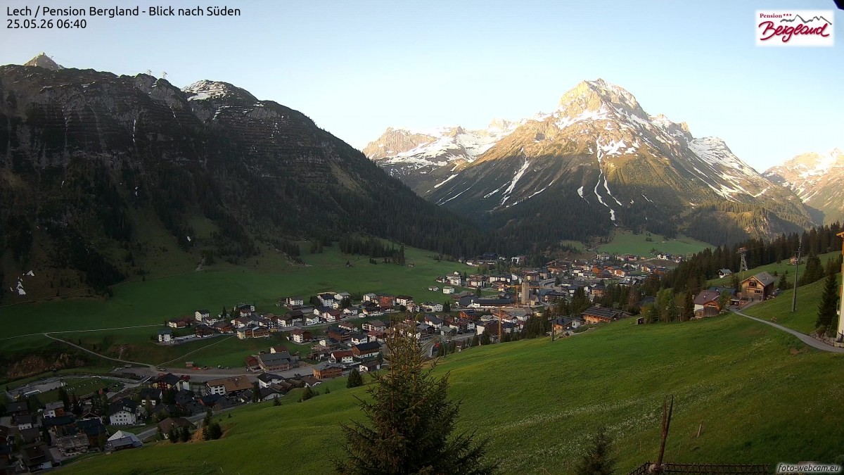 Archiv Foto Webcam Oberlech: Ausblick Pension Bergland
