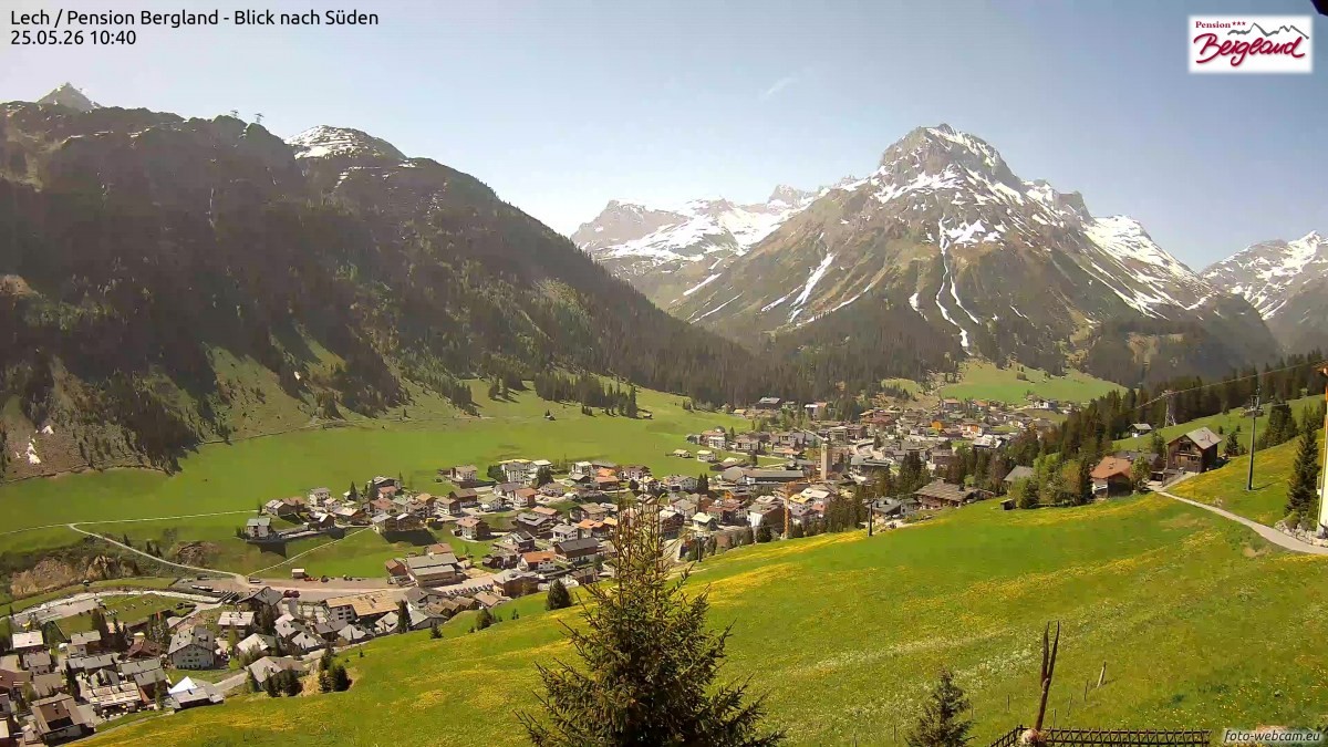Archiv Foto Webcam Oberlech: Ausblick Pension Bergland