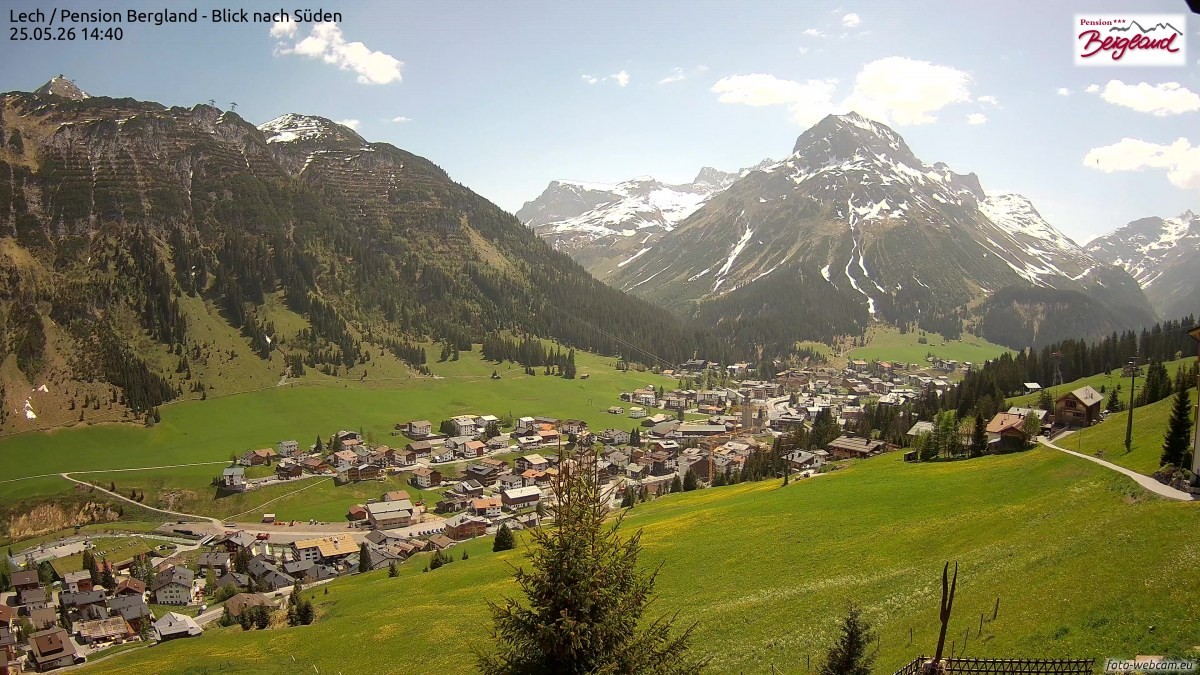 Archiv Foto Webcam Oberlech: Ausblick Pension Bergland