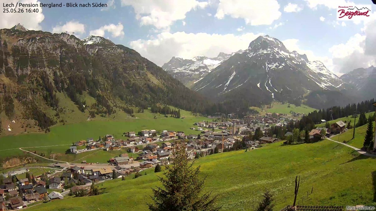 Archiv Foto Webcam Oberlech: Ausblick Pension Bergland