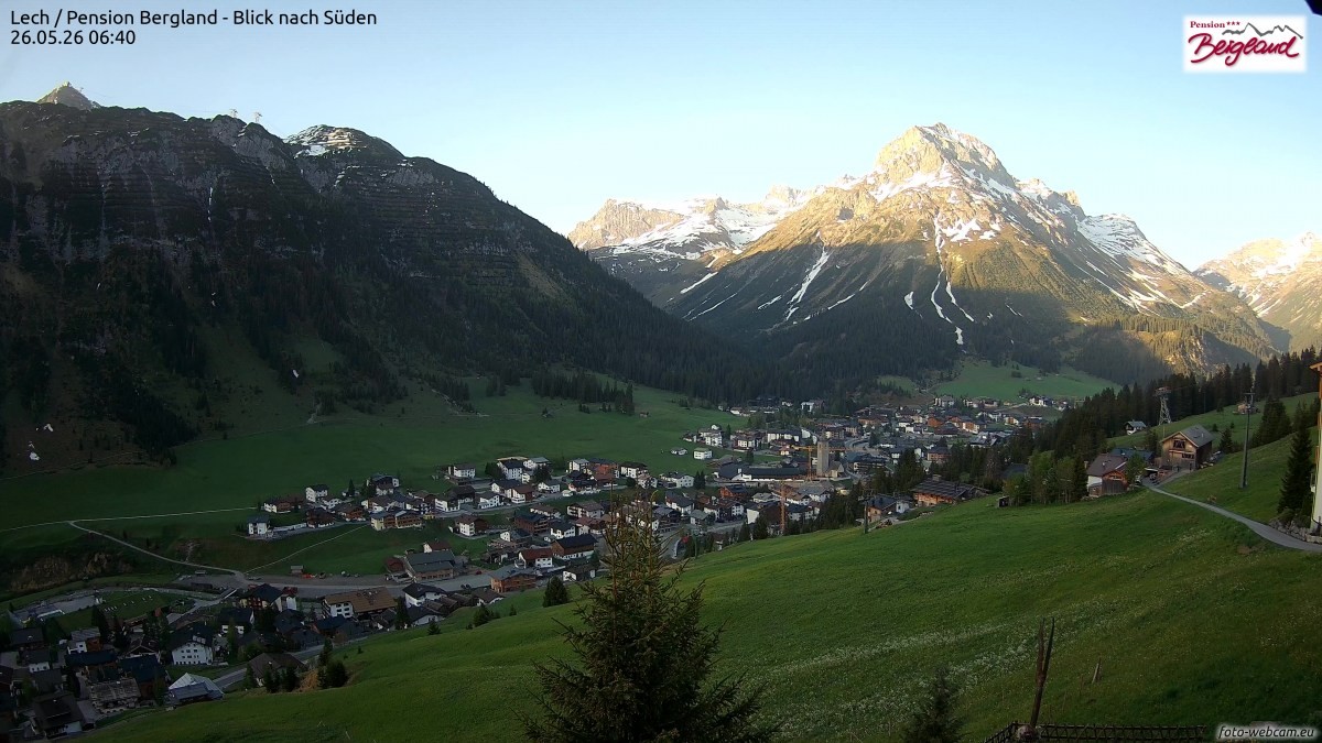 Archiv Foto Webcam Oberlech: Ausblick Pension Bergland