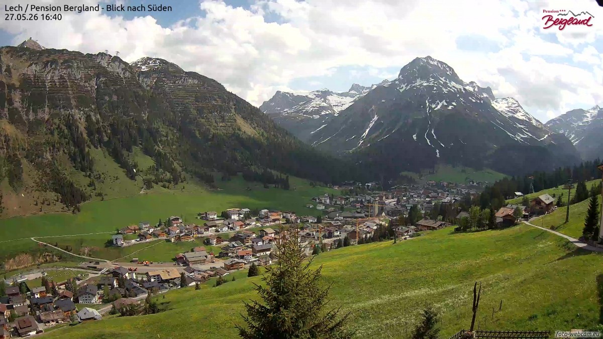 Archiv Foto Webcam Oberlech: Ausblick Pension Bergland