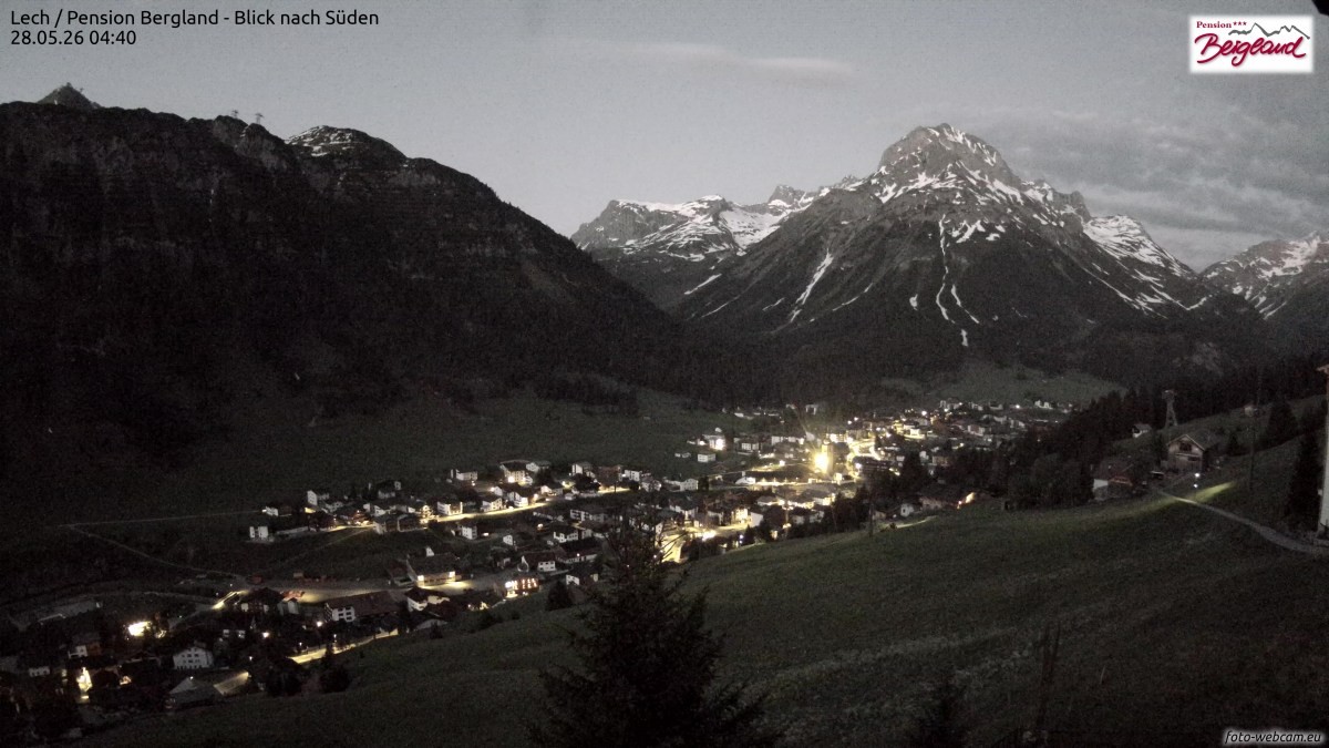 Archiv Foto Webcam Oberlech: Ausblick Pension Bergland