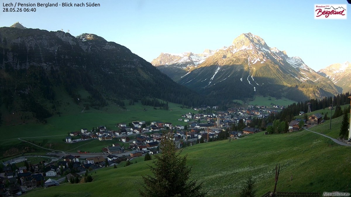 Archiv Foto Webcam Oberlech: Ausblick Pension Bergland