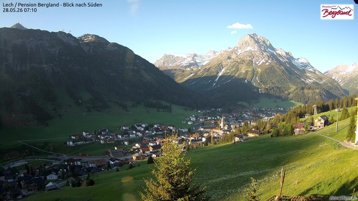 Archiv Foto Webcam Oberlech: Ausblick Pension Bergland