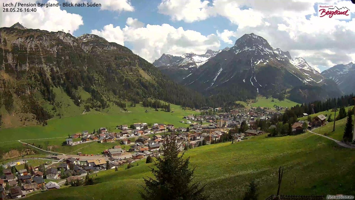 Archived image Webcam Lech am Arlberg - Guesthouse Bergland