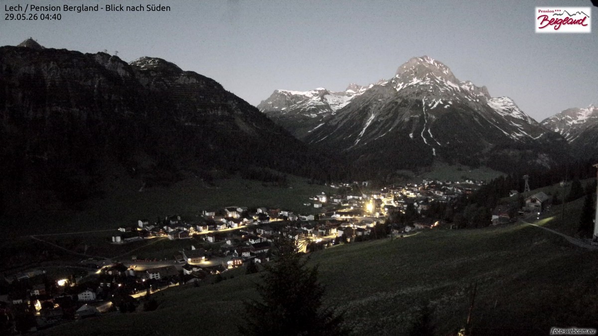 Archiv Foto Webcam Oberlech: Ausblick Pension Bergland