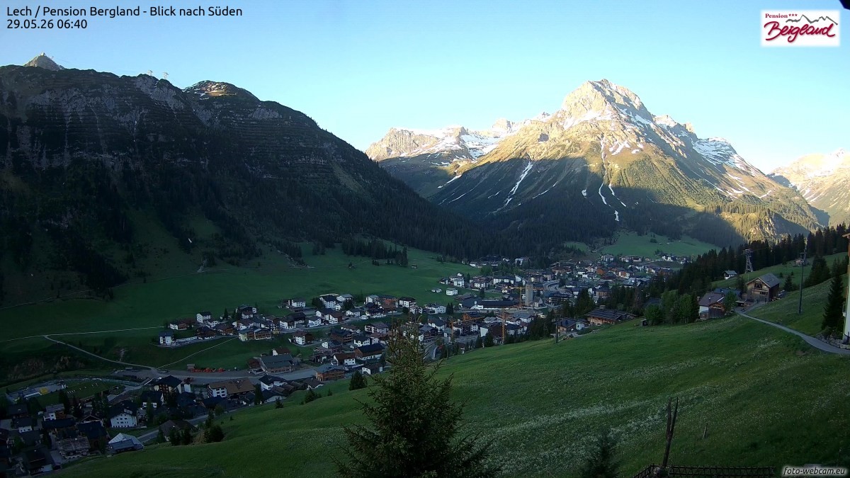 Archiv Foto Webcam Oberlech: Ausblick Pension Bergland