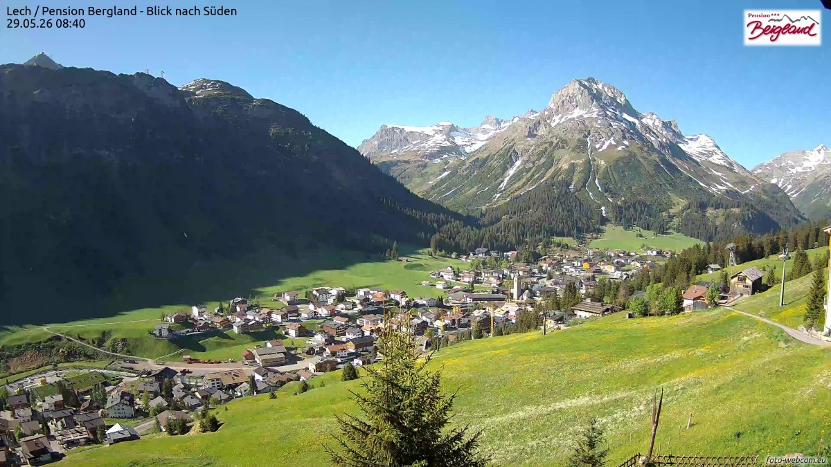 Archiv Foto Webcam Oberlech: Ausblick Pension Bergland