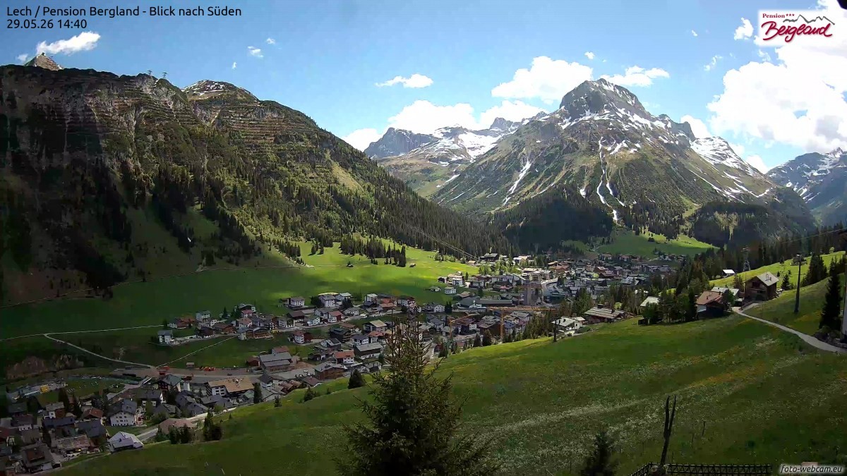 Archiv Foto Webcam Oberlech: Ausblick Pension Bergland