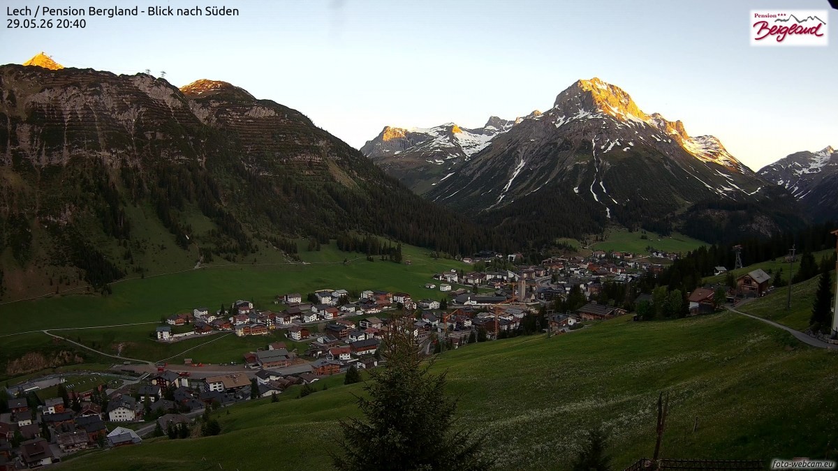 Archiv Foto Webcam Oberlech: Ausblick Pension Bergland
