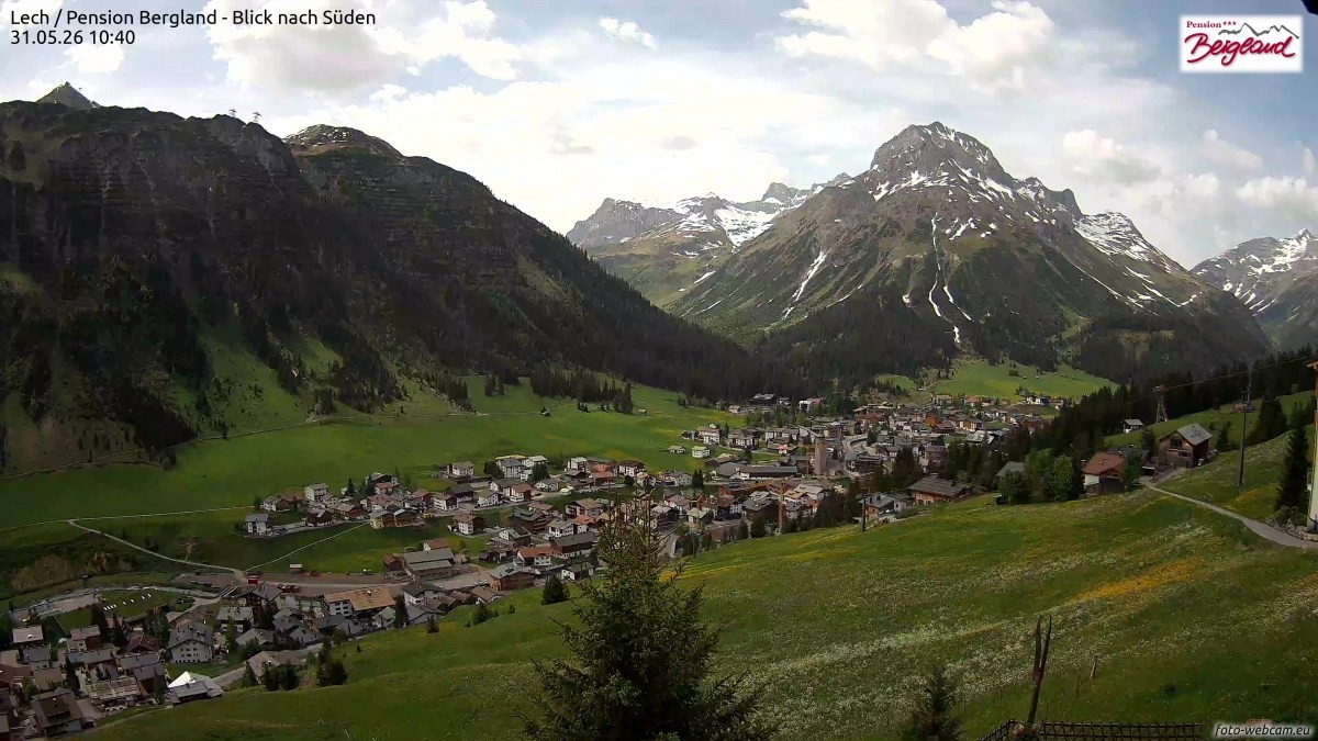 Archiv Foto Webcam Oberlech: Ausblick Pension Bergland