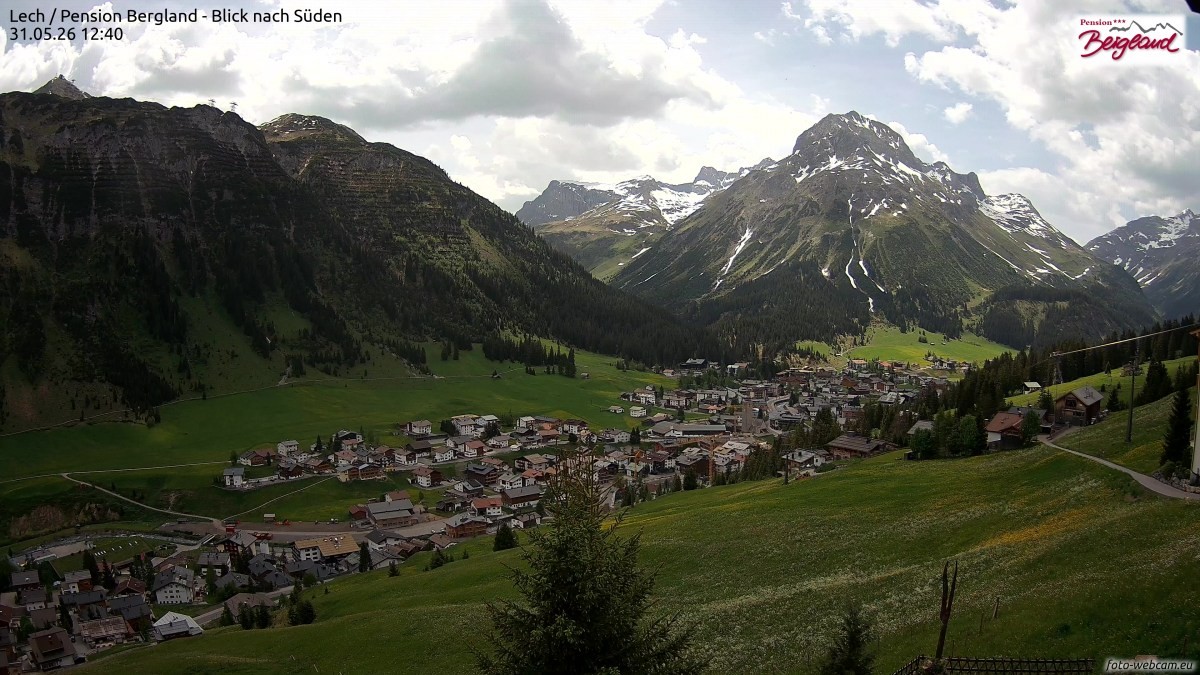 Archiv Foto Webcam Oberlech: Ausblick Pension Bergland
