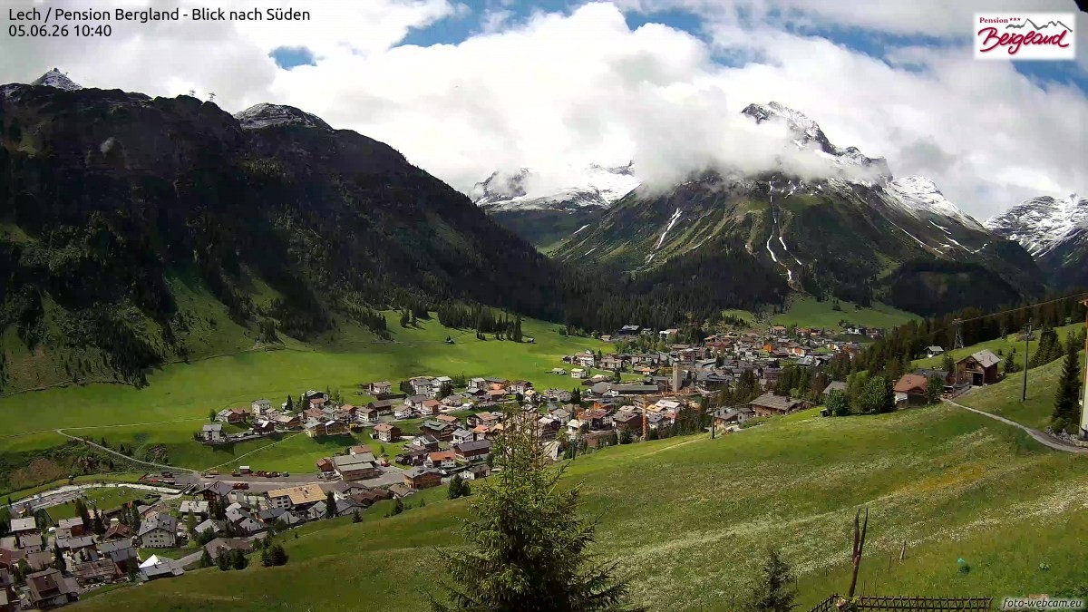 Archiv Foto Webcam Oberlech: Ausblick Pension Bergland