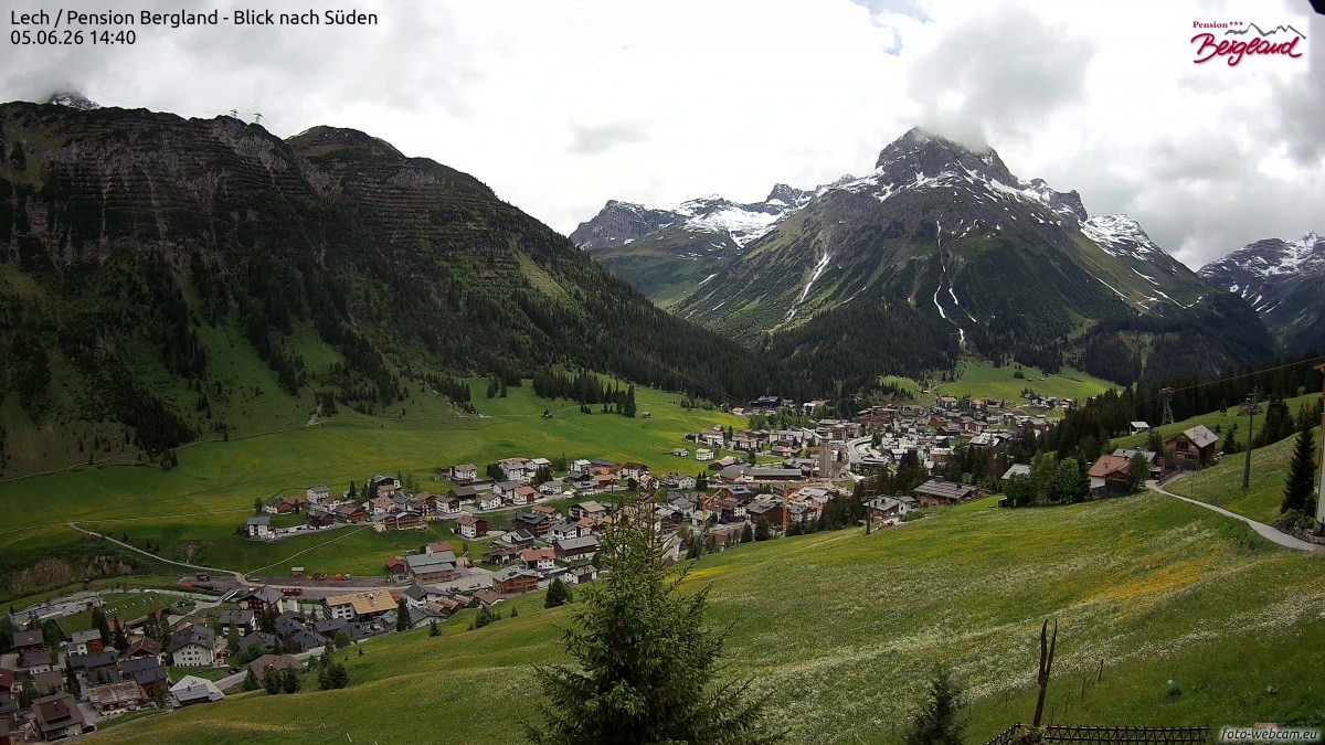 Archiv Foto Webcam Oberlech: Ausblick Pension Bergland