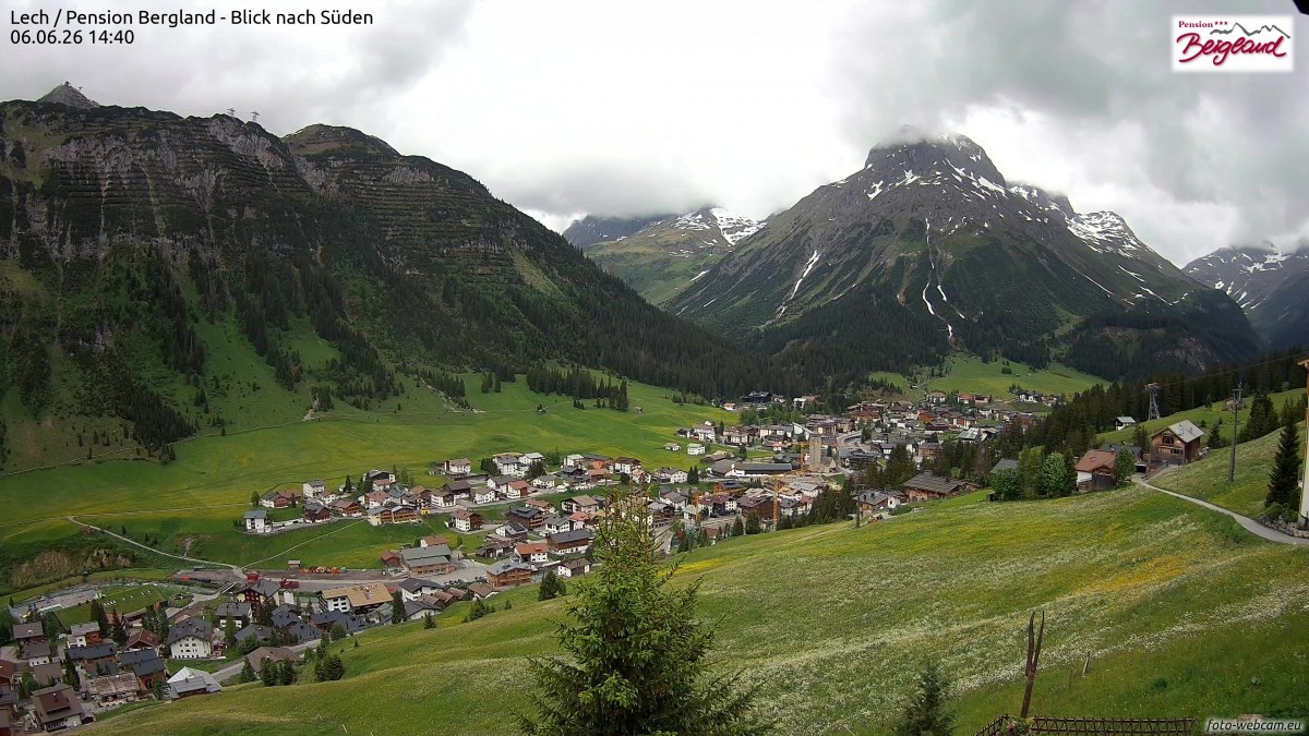 Archiv Foto Webcam Oberlech: Ausblick Pension Bergland