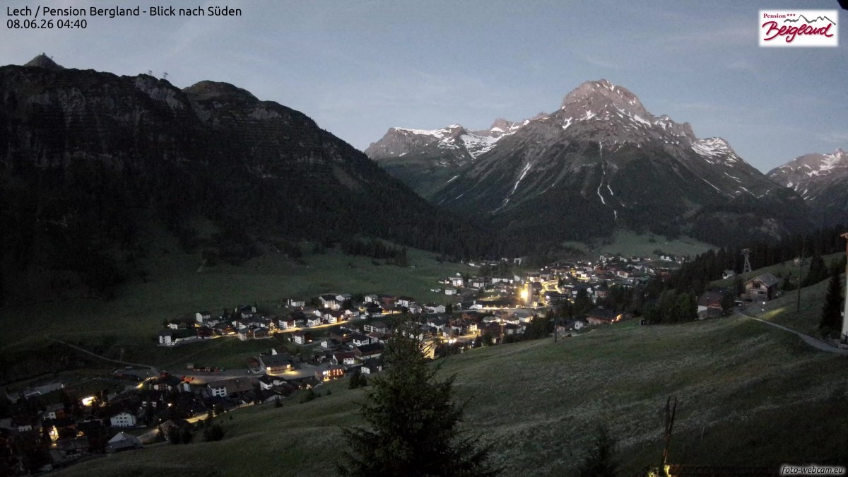 Archiv Foto Webcam Oberlech: Ausblick Pension Bergland