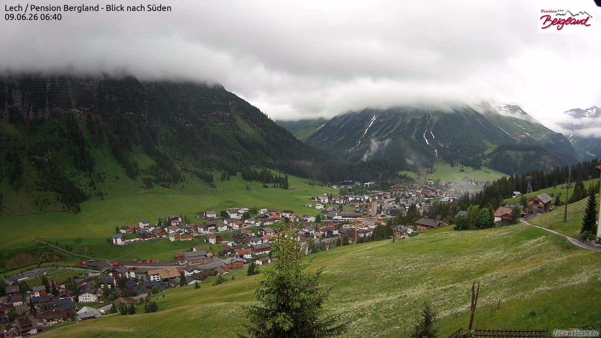 Archiv Foto Webcam Oberlech: Ausblick Pension Bergland