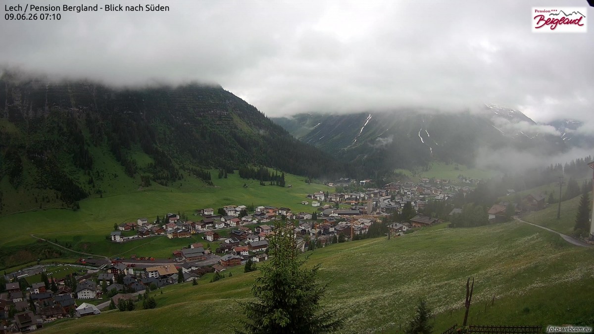 Archiv Foto Webcam Oberlech: Ausblick Pension Bergland
