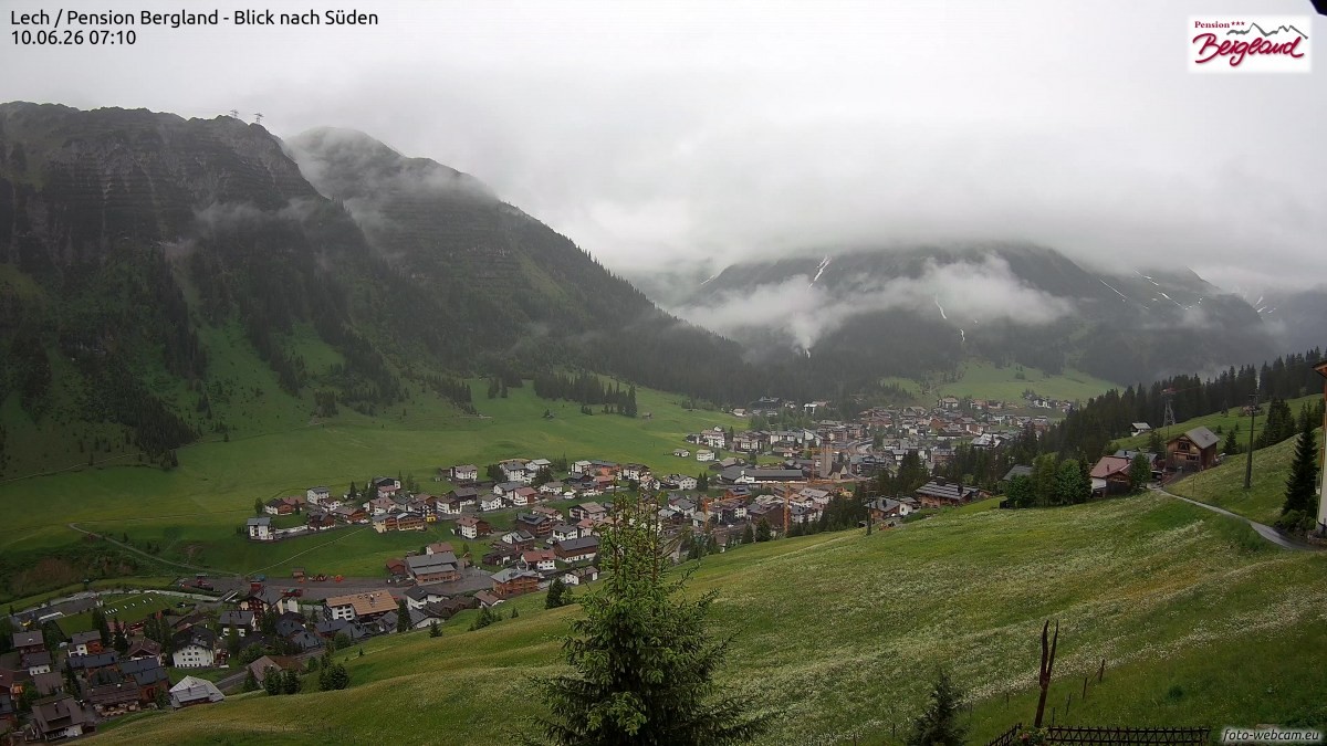 Archiv Foto Webcam Oberlech: Ausblick Pension Bergland