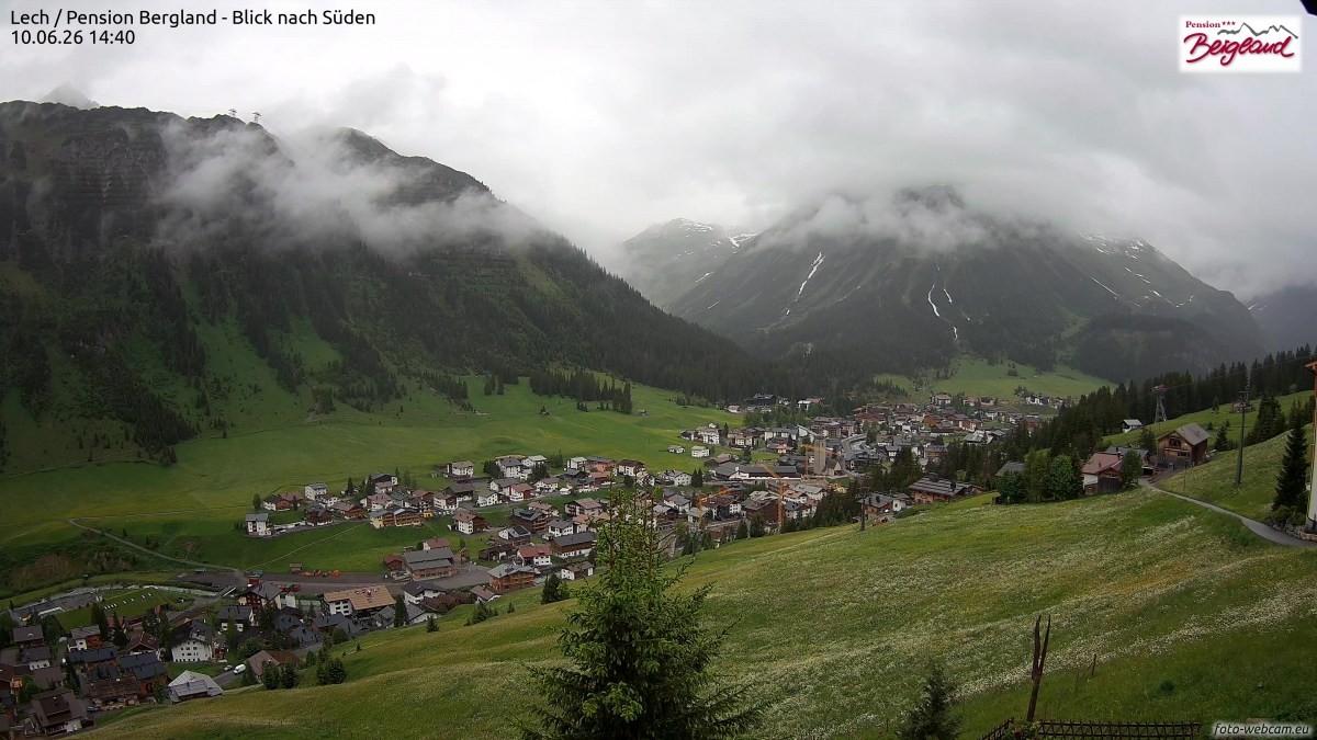 Archiv Foto Webcam Oberlech: Ausblick Pension Bergland