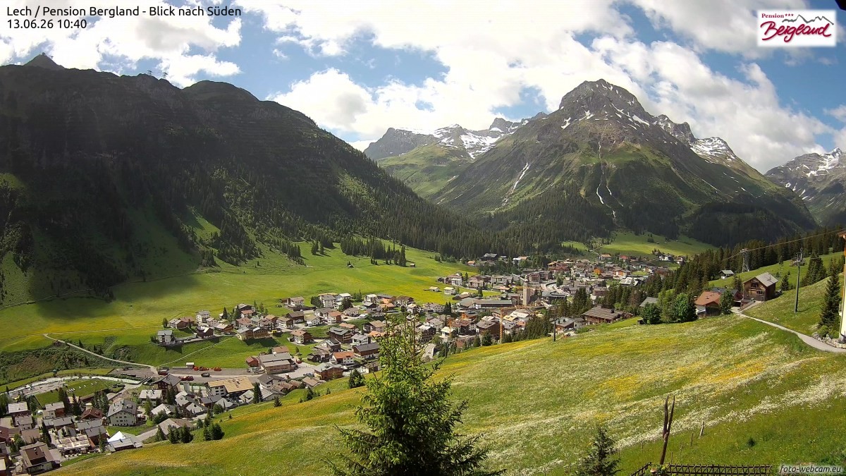 Archiv Foto Webcam Oberlech: Ausblick Pension Bergland