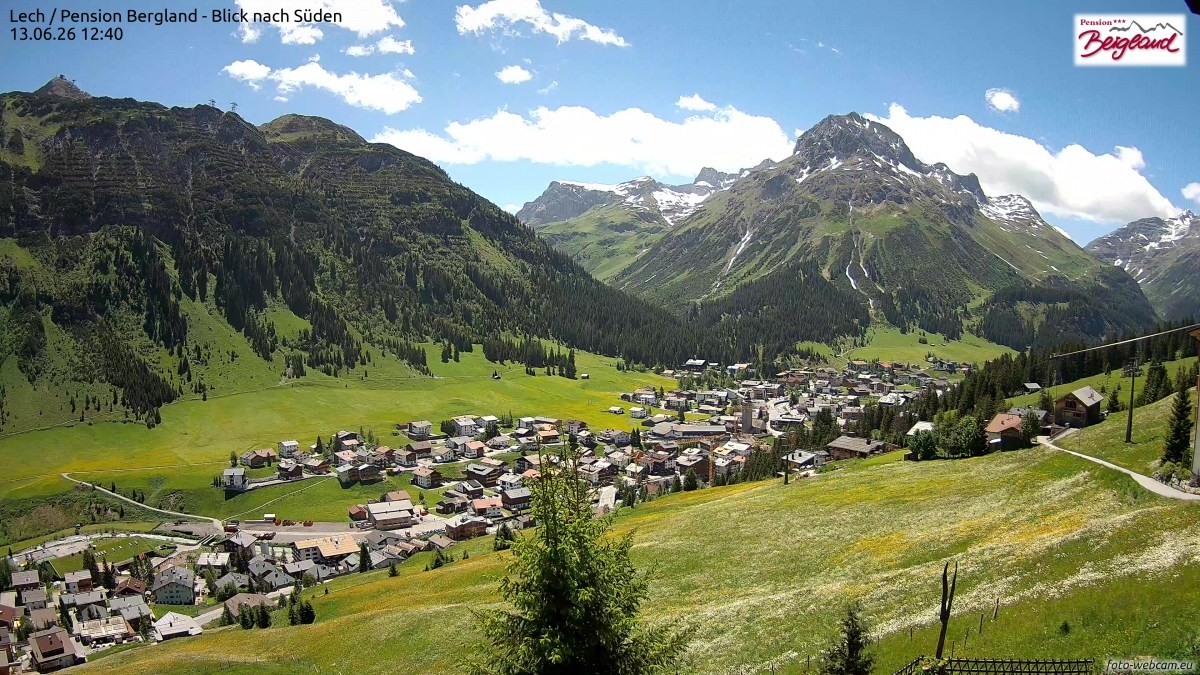 Archiv Foto Webcam Oberlech: Ausblick Pension Bergland